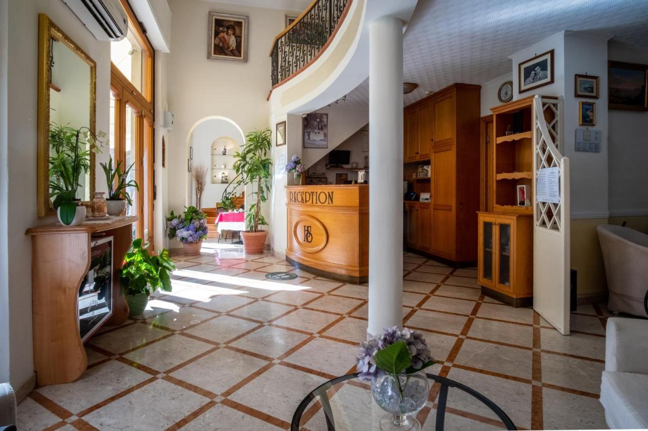 Hotel Savoia Sorrento Luaran gambar