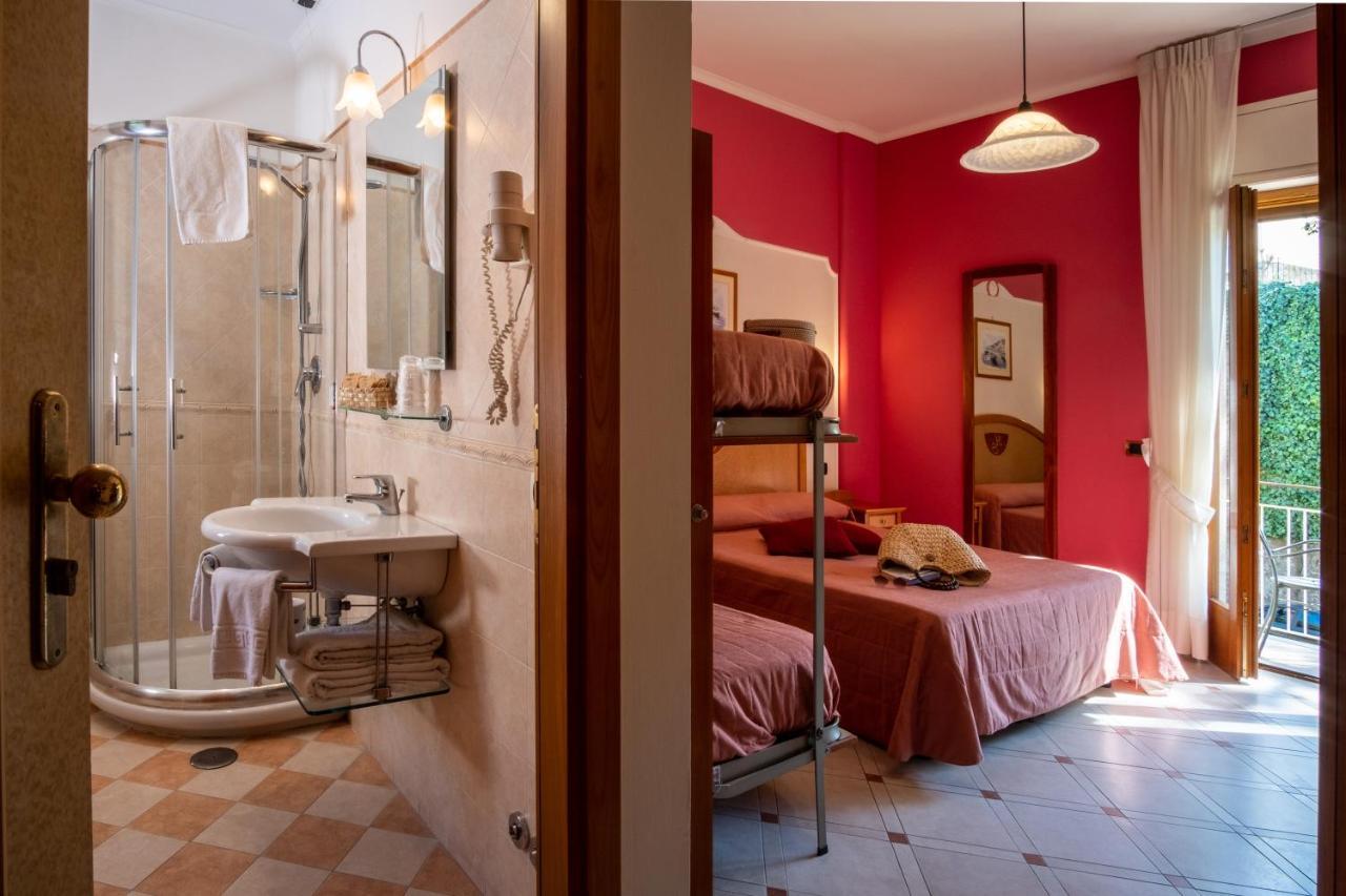 Hotel Savoia Sorrento Luaran gambar