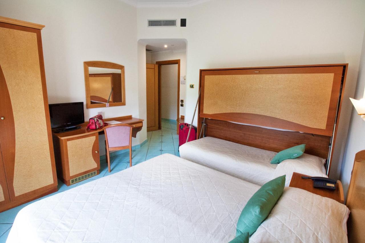 Hotel Savoia Sorrento Luaran gambar